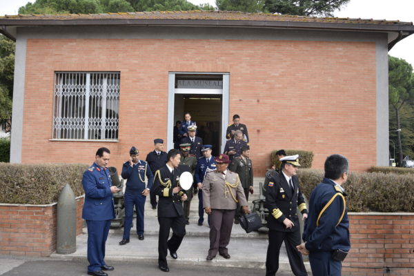 Foreign military attachés visit